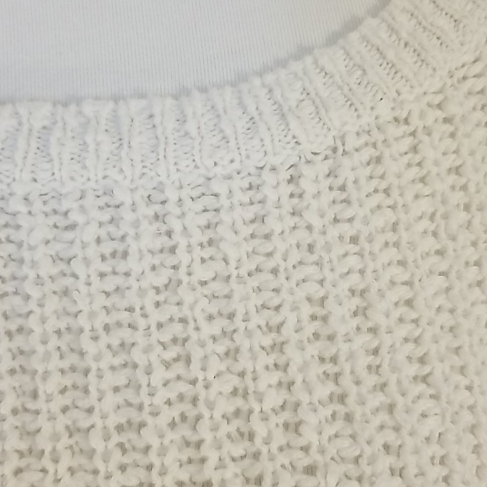 Hollister Loose Knit Crop Sweater - Picture 2 of 7